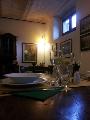 Apartment, 1 Bedroom, Smoking, Garden View | Dining room