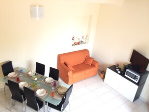 Villa, 3 Bedrooms, Patio | Dining room