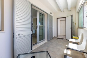 Appartement, 2 chambres, fumeur, balcon | Coin séjour