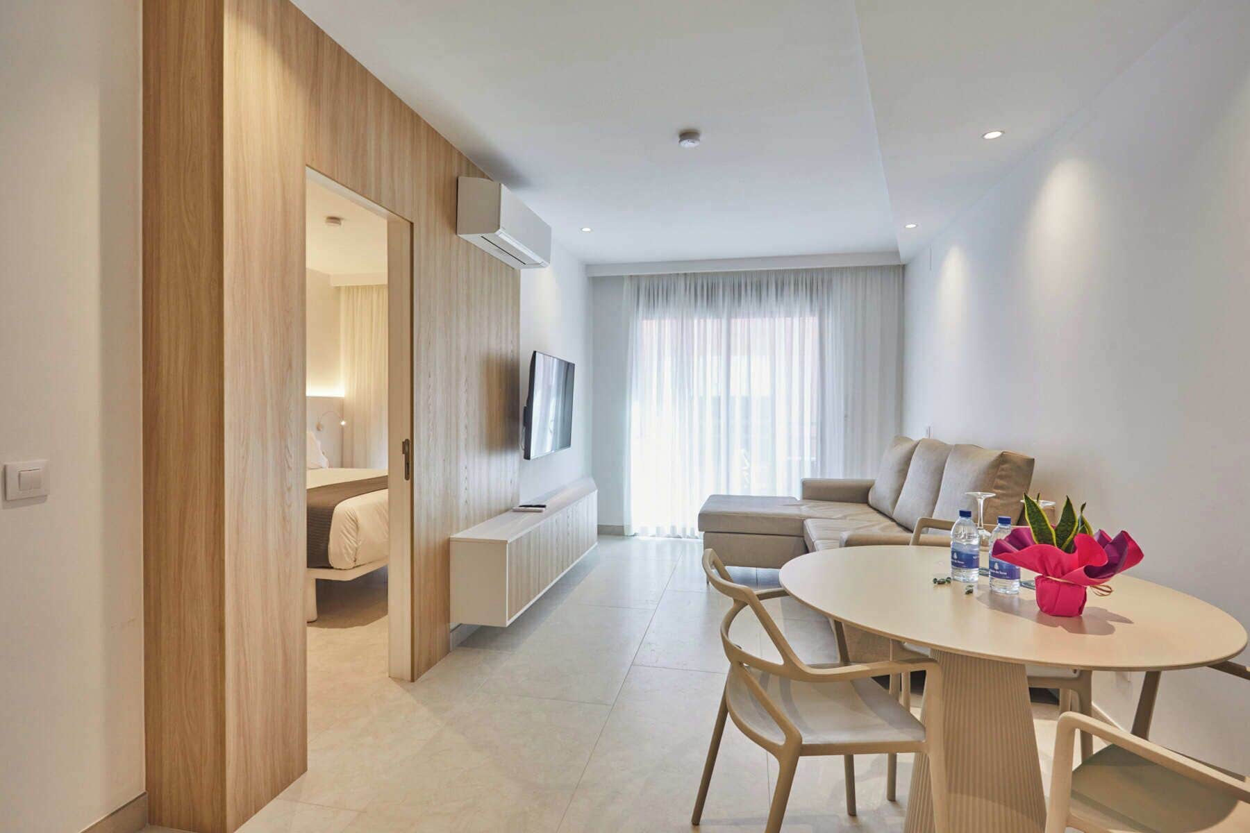 Apartment, 1 Bedroom | Premium bedding, laptop workspace, iron/ironing board, cribs (free)
