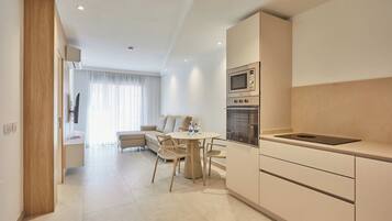 Apartment, 1 Bedroom | Private kitchen