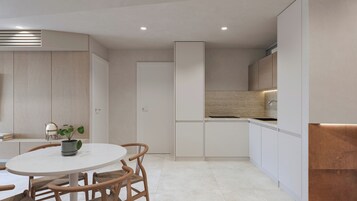 Fridge, oven, stovetop, coffee/tea maker