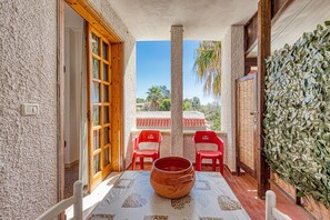 Habitación, 1 habitación, vistas al jardín | Balcón