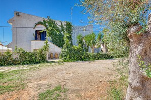 Habitación, 1 habitación, vistas al jardín | Entrada al alojamiento