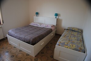 2 bedrooms, travel crib - La Casa di Mei Tourist Lease (Pisa)