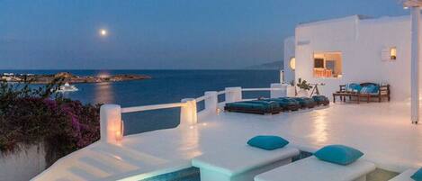 Villa, 6 Bedrooms | Terrace/patio