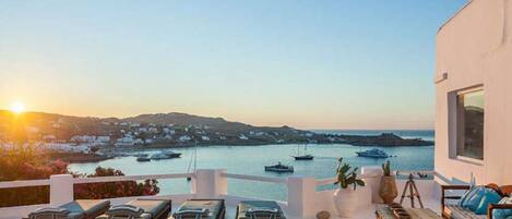 Sun deck