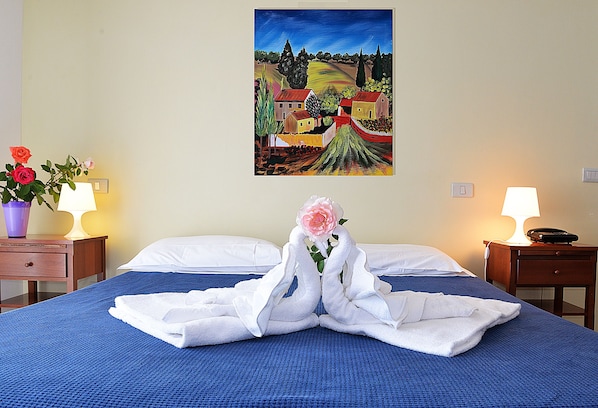 Room, 1 Bedroom, Accessible, Smoking | 1 bedroom