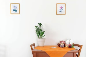 Habitación, 1 habitación, con acceso para personas discapacitadas, para fumadores | Restaurantes