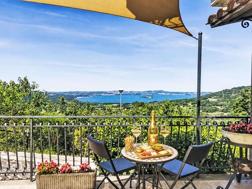 Beautiful private villa for 5 guests with WIFI, TV, terrace and pets allowed