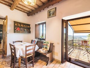 Dining - Beautiful private villa for 4 guests with WIFI, TV, patio and pets allowed (Montefiascone)