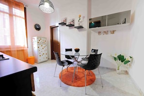 Apartment, 1 Bedroom, City View | Interior