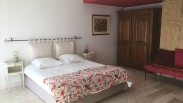 Kamer, 1 twee- of 2 eenpersoonsbedden (Bellissima) | Individueel gedecoreerd, individueel gemeubileerd