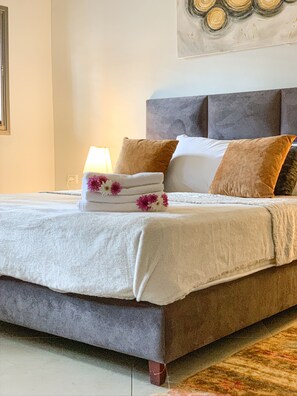 Comfort Apartment | 3 bedrooms, iron/ironing board, cribs/infant beds, rollaway beds - Modern Downtown 3BR by Ahlan Hospitality (Nazareth)