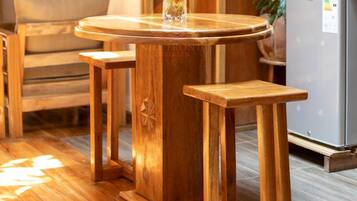 Breakfast, lunch and dinner served