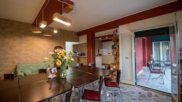 Room, 1 Bedroom, Smoking, Patio | Interior