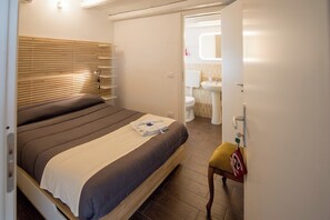 Quarto, 1 quarto, para fumantes, varanda | 1 quarto, Wi-Fi