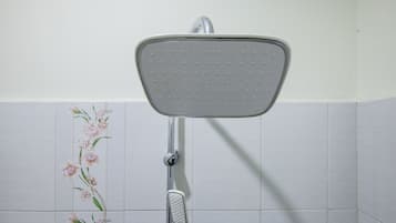 Shower, towels