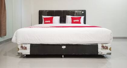 OYO 2382 Wisata Hotel
