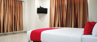 OYO 2382 Wisata Hotel