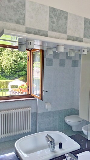 Departamento, 2 habitaciones, para fumadores, balcón | Baño