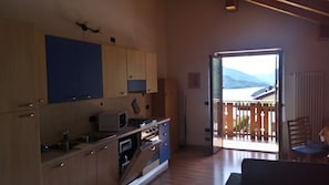 Apartment, 2 Bedrooms, Smoking, Balcony | Interior