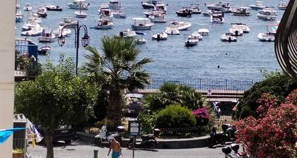 Ischia Ponte Romantic Apartment in the Historical Center and Near the sea