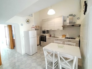 Apartment, 2 Bedrooms, Smoking, Balcony | Private kitchen