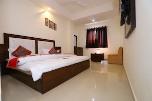 Deluxe Double Room | Soundproofing, free WiFi - Sawariya Palace Haridwar (Haridwar)
