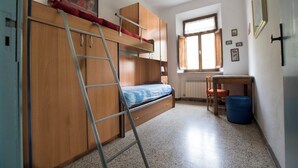 2 bedrooms, iron/ironing board, bed sheets - Rustic Tuscan Apartment (Massa Marittima)