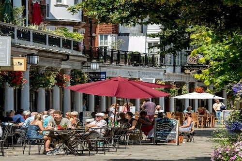 The Stables: full of character near the Pantiles with secluded courtyard garden