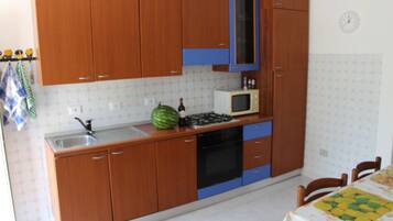 House, 1 Bedroom, Terrace, Garden View | Bahagian dalam