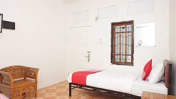 Standard Twin Room | Desk, free WiFi, bed sheets