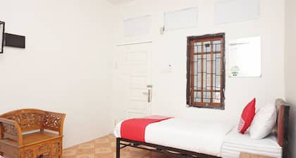 OYO 2410 Intan Hotel