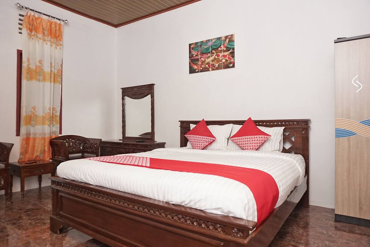 Deluxe Double Room | Desk, WiFi (free), bed sheets