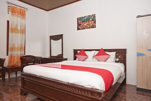 ห้องดีลักซ์ดับเบิล | โต๊ะทำงาน, Wi-Fi ฟรี, ผ้าปูที่นอน