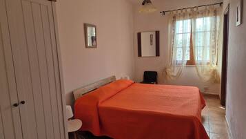 Villa, 3 Bedrooms, Terrace, Garden View | 3 bilik tidur, katil bayi mudah alih, Wi-fi