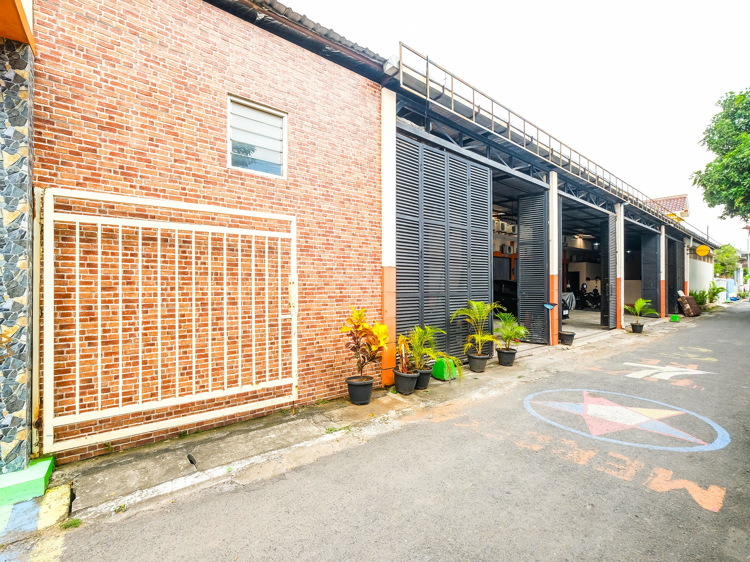 المنشأة من الخارج