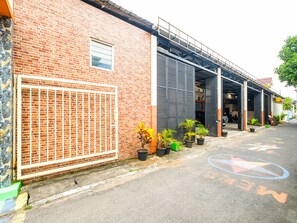 Exterior - Hotel O Camel Residence (Semarang)