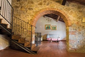 Appartement, 2 chambres, fumeur | Salle de séjour | Téléviseur