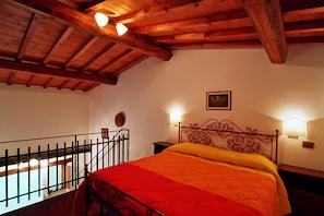 Chalet, 1 Bedroom, Smoking, Fireplace | 1 bedroom, bed sheets