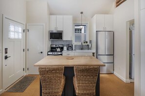 Kühlschrank, Mikrowelle, Geschirrspüler