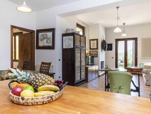 Dining - Cosy apartment for 4 people with A/C, pool, WIFI, TV, terrace and pets allowed (Sperlonga)