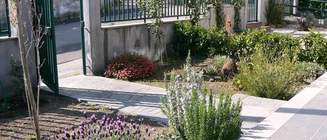 Apartment, 1 Bedroom, Balcony, Garden View | Exterior