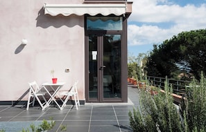 Apartment, 1 Bedroom, Balcony, Garden View | Outdoor dining