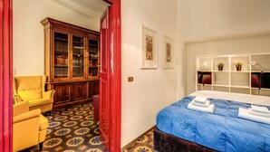 Apartment, 2 Bedrooms | Living room - Tor Millina in Piazza Navona (Rome)