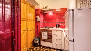 Apartment, 2 Bedrooms | Interior - Tor Millina in Piazza Navona (Rome)