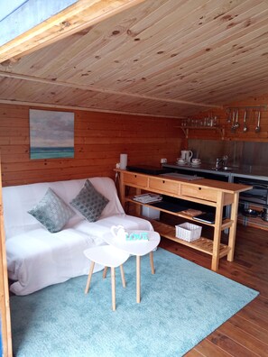 Coffres-forts dans les chambres, fer et planche à repasser