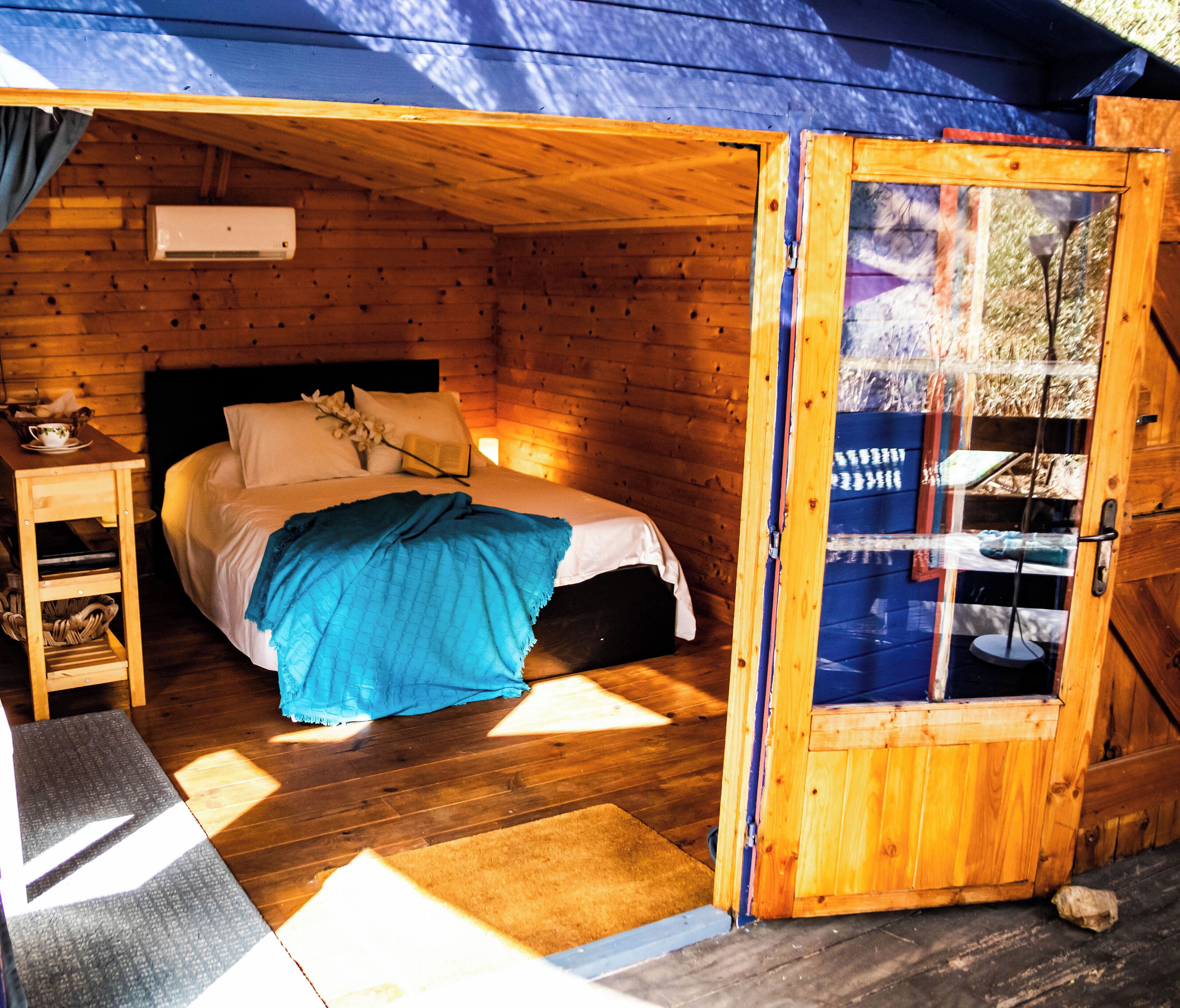 Coffres-forts dans les chambres, fer et planche à repasser