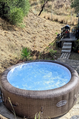 "The Luv Shack" Private Wooden Cabin with Aqua Bubble Spa and airconditioning